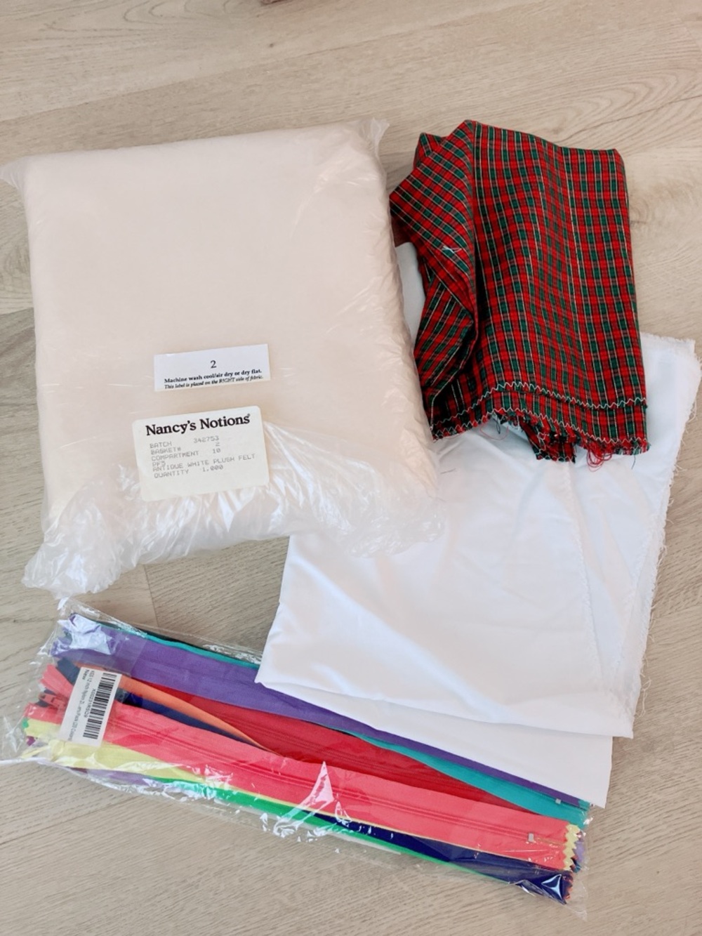 Craft Bundle - Fabrics , Felt, Zippers